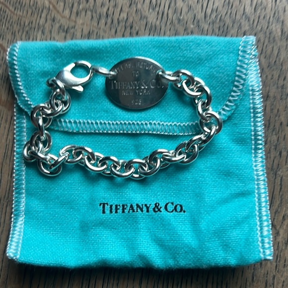Tiffany & Co. Signature Ultra Oval Tag Bracelet - Picture 1 of 2